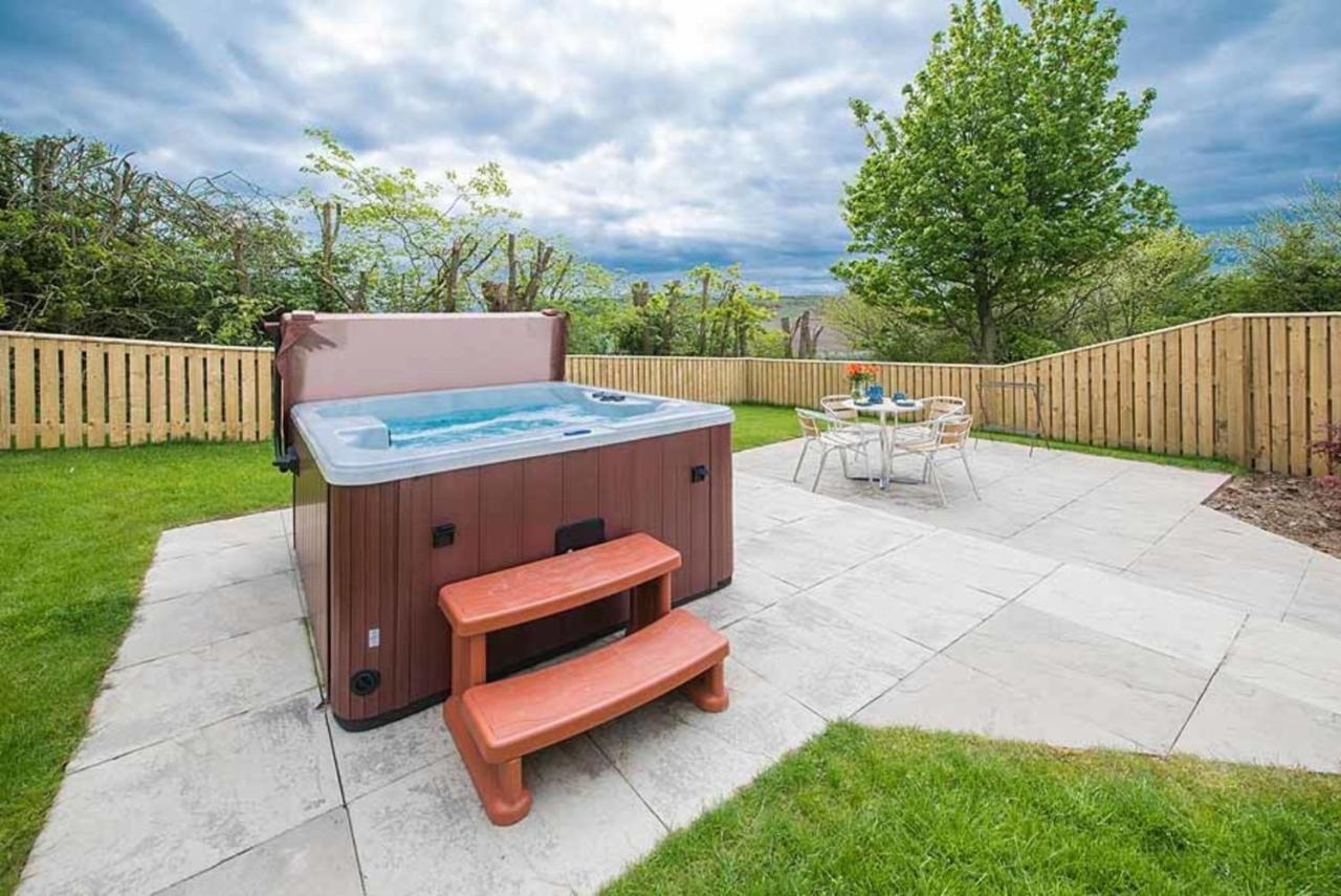 Douglas Fir Lodge With Hot Tub Near Cupar Fife Luthrie Kültér fotó